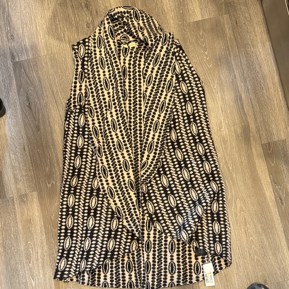 Anthropologie Black and Cream Patterned Sleeveless Knit Vest